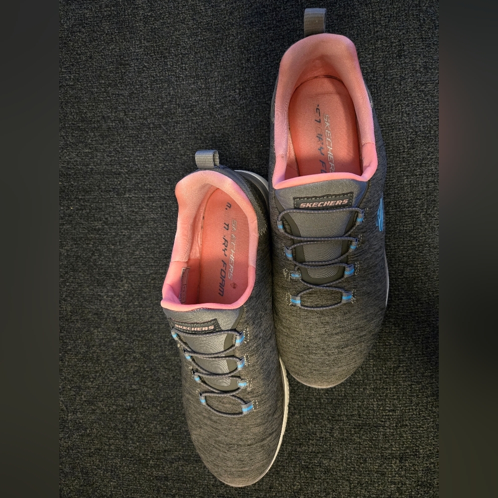 Skechers sneakers